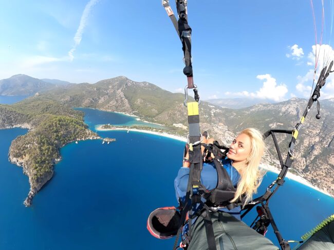 is paragliding safe comfortable flight experience for first-time flyers